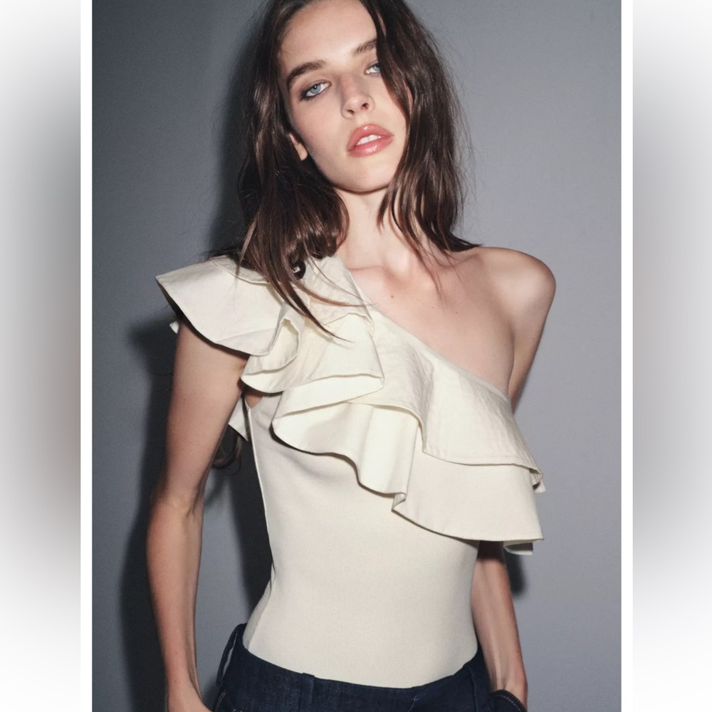 Zara limited edition cotton ASYMMETRIC BODYSUIT WITH CONTRASTING RUFFLE Top
